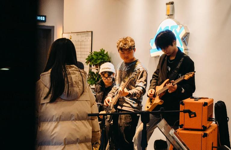 S14资格预测：PYL看好WBG和JDG 赵俊日则更看好LNG和JDG