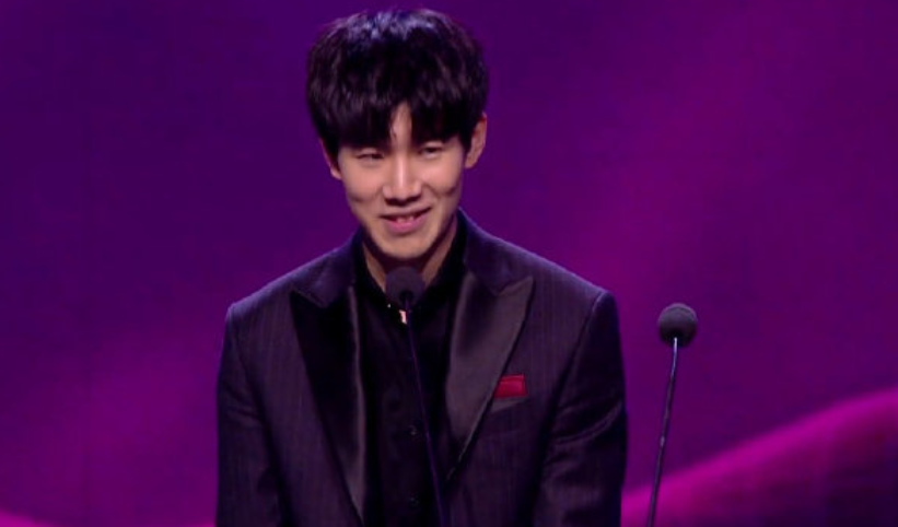 Peanut：只要能打架，纳亚菲利是一个很强的英雄