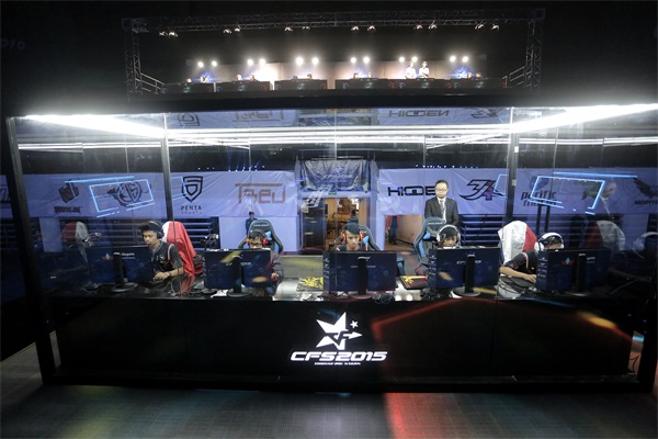 Astralis 通过击败 NAVI 晋级 BLAST Bounty Fall 2025 LAN