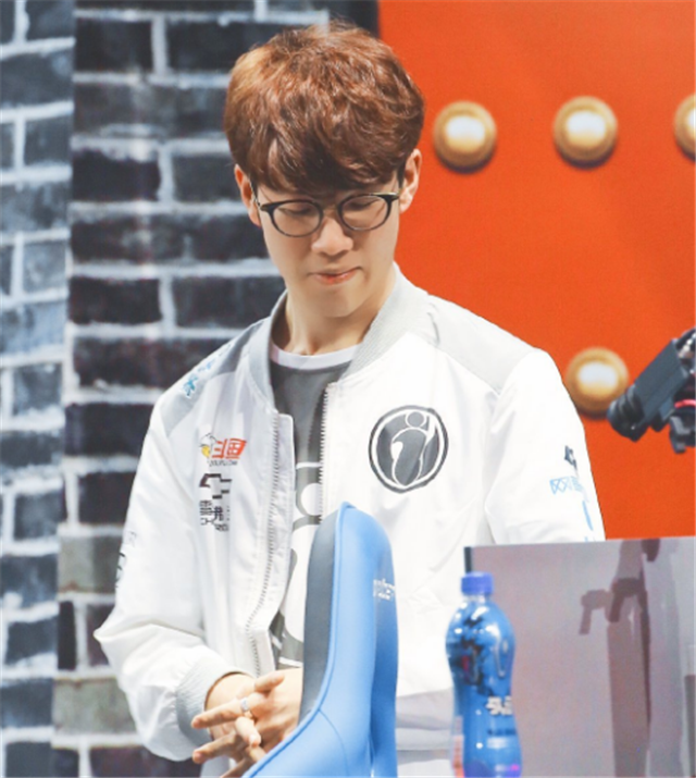 世界上没有人能够猜中TI14第一阶段的确切结果