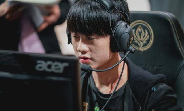 虐待又回来了，但他们无法推进！三线优势 Ale 而树也是墙 JD Gaming 轻松击败 Team WE