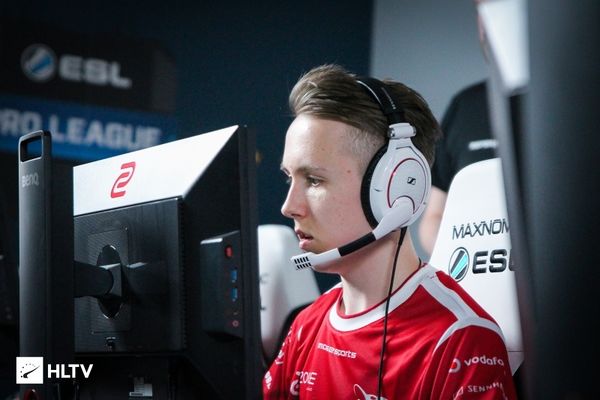 LNG打破面对JDG的联赛八连败，上次战胜要追溯到21年夏